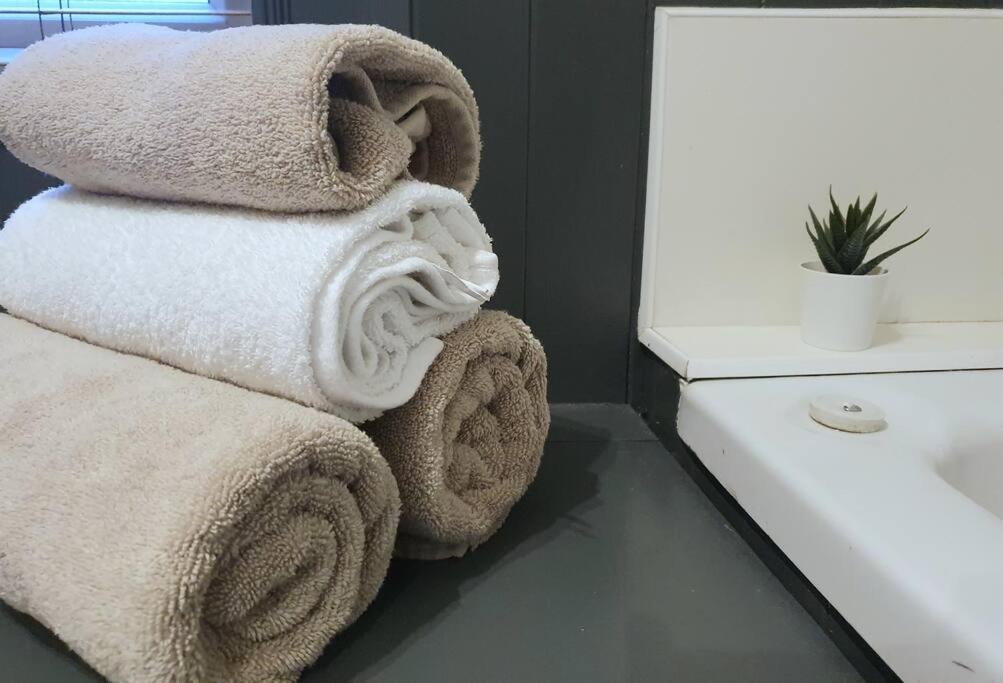 Little Cosy Getaway - York Villa Bagian luar foto